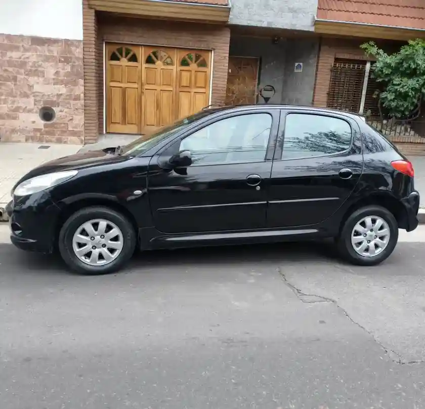 Peugeot 207 Xs Sedan 1.9 5 P 2010 - foto 3