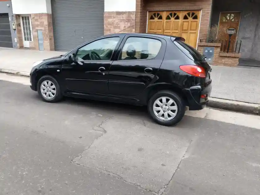 Peugeot 207 Xs Sedan 1.9 5 P 2010 - foto 5