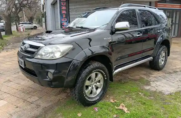 Toyota Hilux Sw4 3.0 Srv Cuero At 4X4 2006 - foto 3