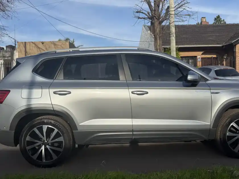 Volkswagen Taos 1.4 250 Tsi Highline 2023 - foto 5
