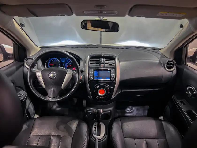Nissan Versa 1.6 Exclusive At 2017 - foto 2