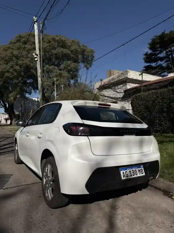 Peugeot 208 1.6 Active Pack 2023 - foto 3