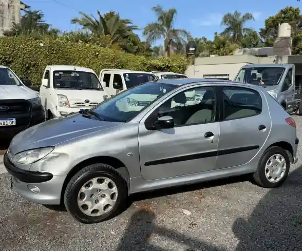Peugeot 206 1.6 Xr Premium 2005 - foto 1
