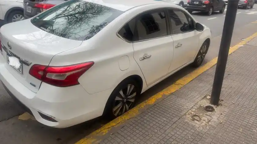 Nissan Sentra 1.8 Exclusive Pure Drive Cvt 2017 - foto 4