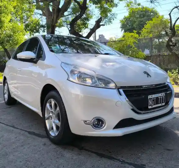 Peugeot 208 1.5 Allure 2013 - foto 3