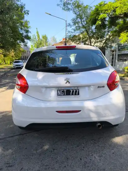 Peugeot 208 1.5 Allure 2013 - foto 4