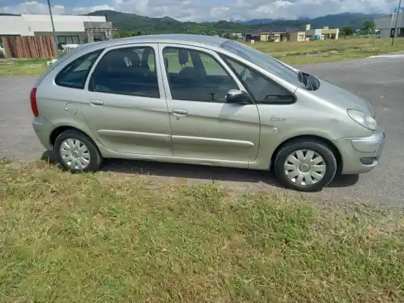 Citroën Xsara Picasso 2.0 Fase2 I Exclusiv 138Cv 2008 - foto 2