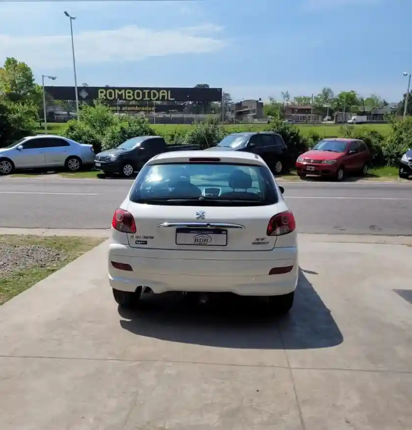 Peugeot 207 1.4 Active 75Cv 2014 - foto 4