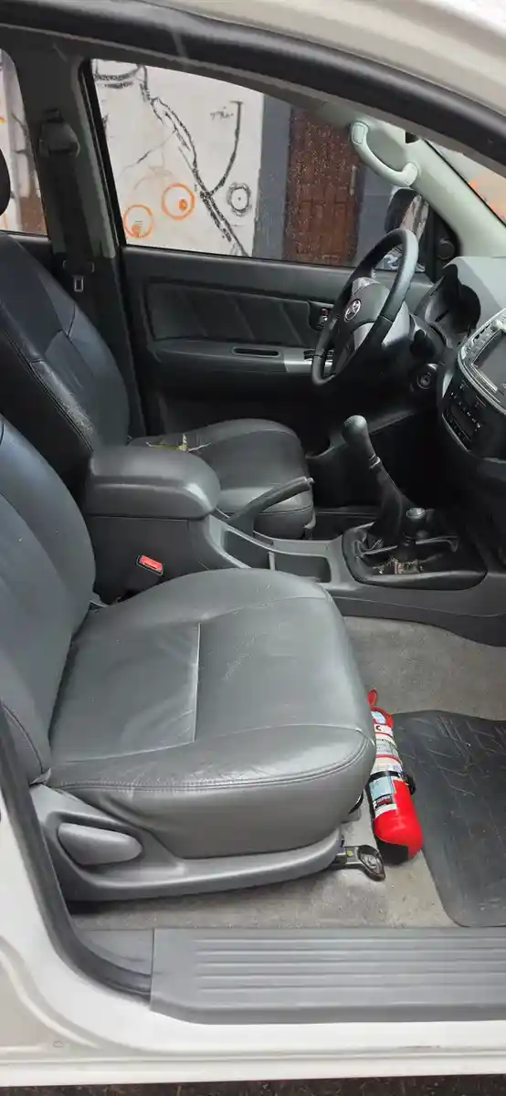 Toyota Hilux Pick-Up 3.0 Cd Srv Cuero I 171Cv 4X4 2013 - foto 5
