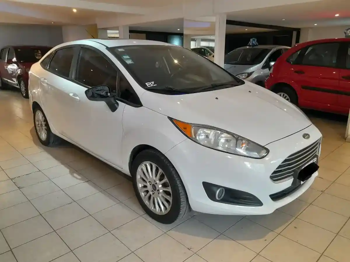 Ford Fiesta 1.6 Se Plus 2015 - foto 2