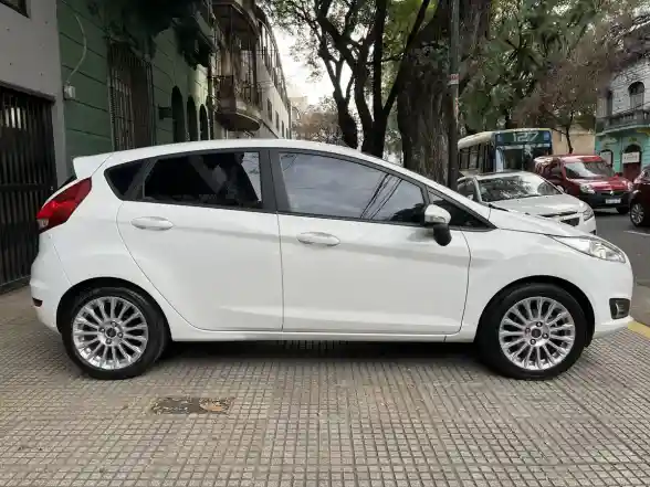 Ford Fiesta Kinetic 1.6 Se 120Cv 2016 - foto 4