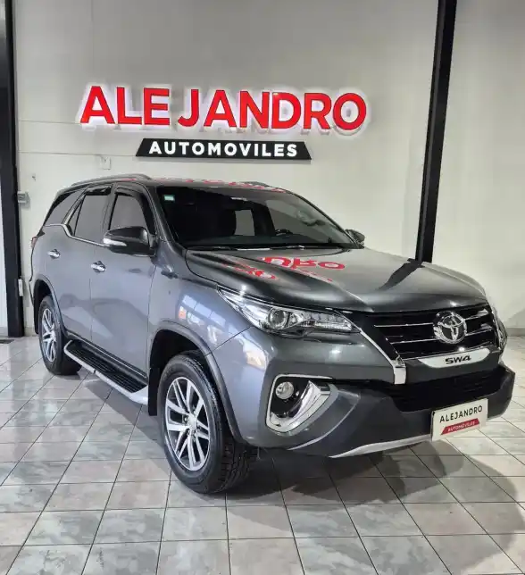 Toyota Hilux Sw4 2.8 Srx 177Cv 4X4 7As 2017 - foto 2