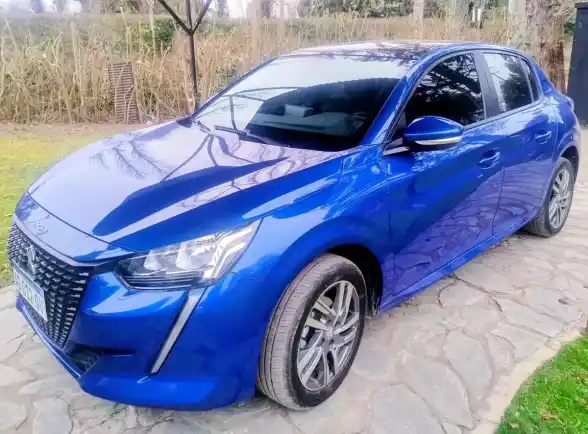 Peugeot 208 1.6 Allure Pack 2023 - foto 1