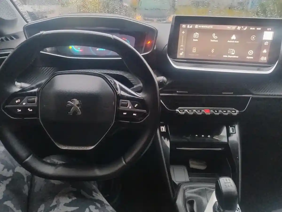 Peugeot 208 1.6 Allure Pack 2023 - foto 4