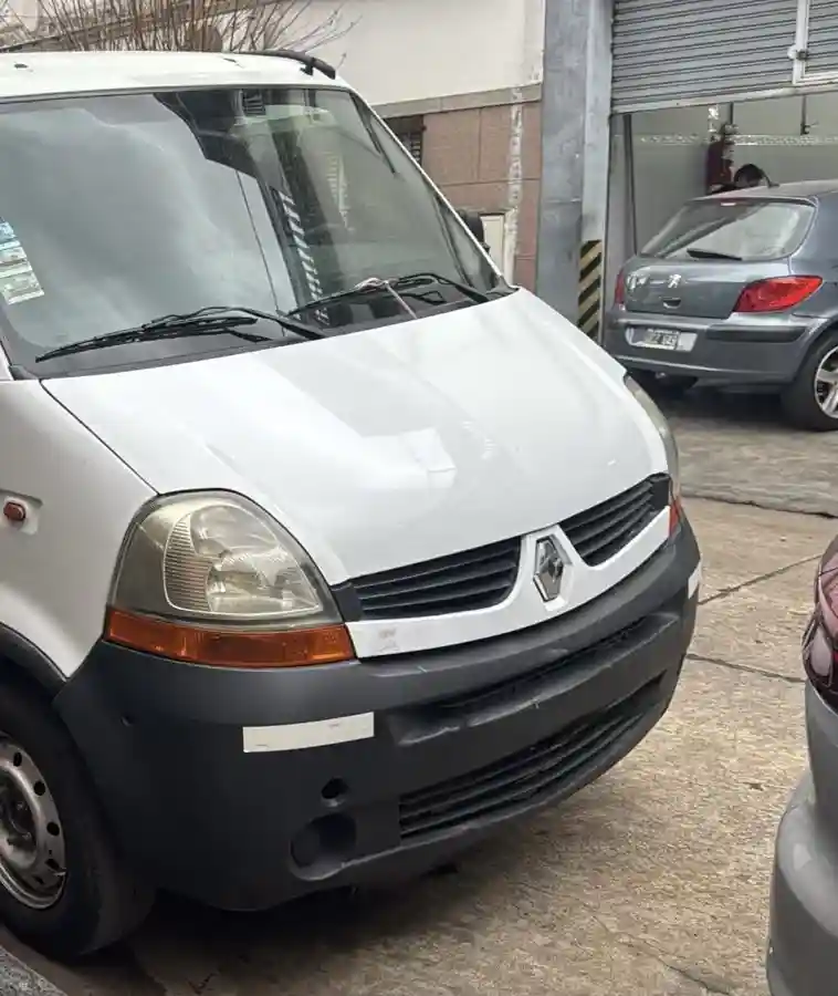 Renault Master 2.5 Ph3 Dci120 L1H1 Pkcn Furgon Corto 2012 - foto 3