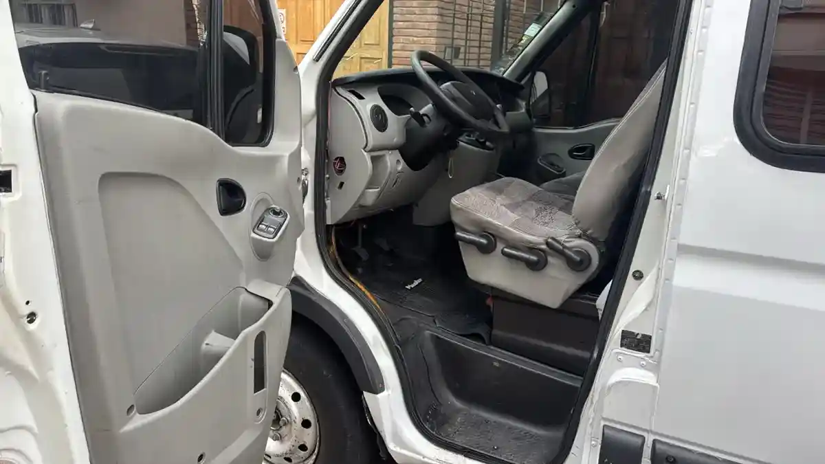 Renault Master 2.5 Ph3 Dci120 L1H1 Pkcn Furgon Corto 2012 - foto 5
