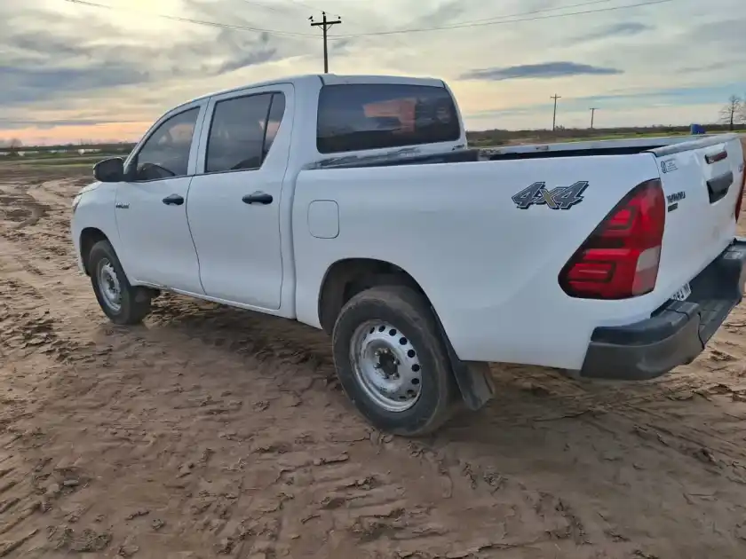 Toyota Hilux 2.4 Cd Dx 150Cv 4X4 2021 - foto 5
