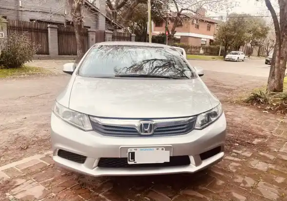 Honda Civic 1.8 Lxs Mt 140Cv 2012 - foto 2