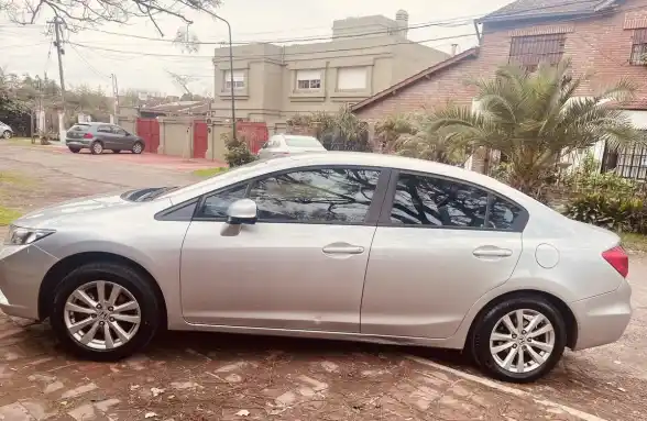 Honda Civic 1.8 Lxs Mt 140Cv 2012 - foto 4