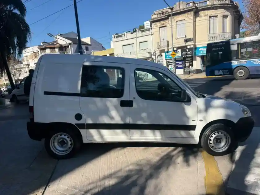 Peugeot Partner 1.6 Hdi Furgon Confort 92 5As 2018 - foto 3