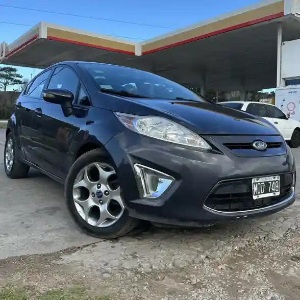 Ford Fiesta Kinetic 2013 - foto 1
