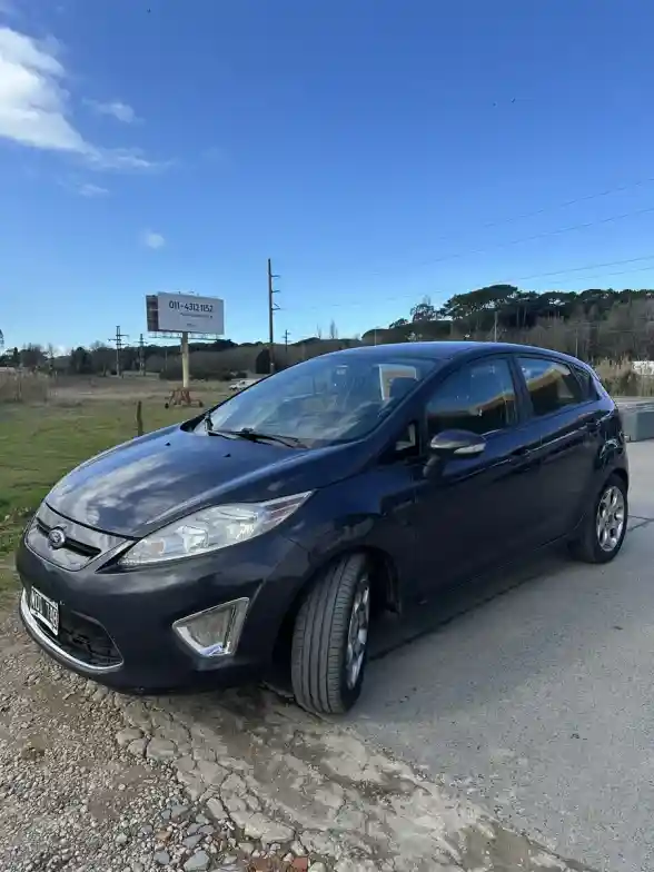 Ford Fiesta Kinetic 1.6 Design 120Cv Titanium 2013 - foto 2