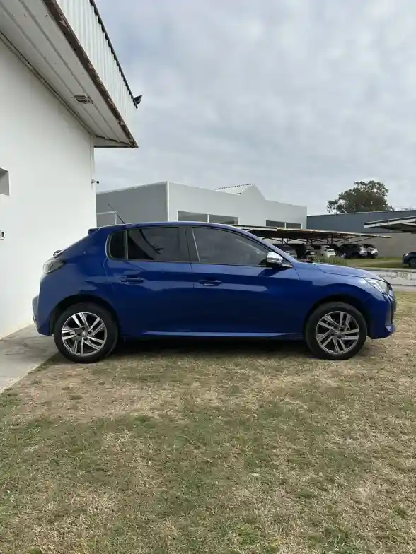 Peugeot 208 1.6 Feline Tiptronic 2023 - foto 4