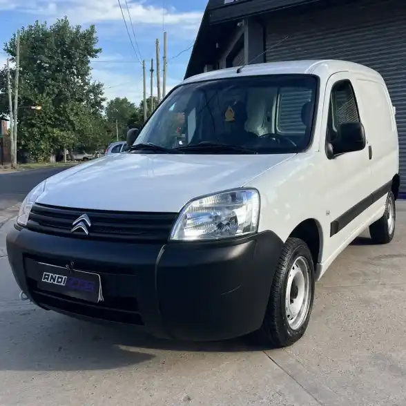 Citroën Berlingo Furgon 1.6 Vti 115 Business 2024 - foto 1
