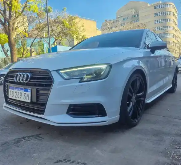 Audi A3 1.4 Tfsi Sedan 150 Cv S-Tronic 2017 - foto 1