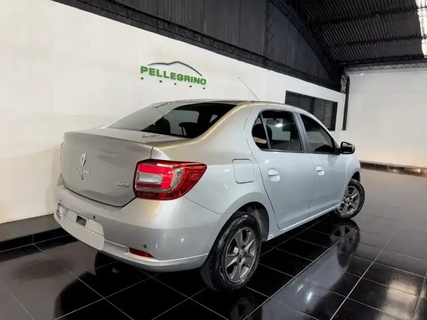 Renault Logan 1.6 Privilege 105Cv 2017 - foto 3