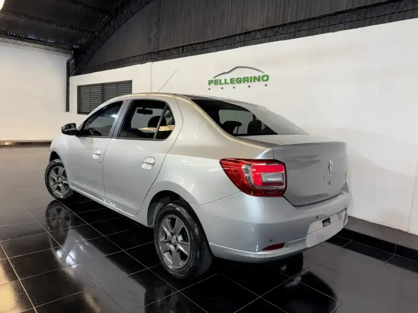 Renault Logan 1.6 Privilege 105Cv 2017 - foto 4