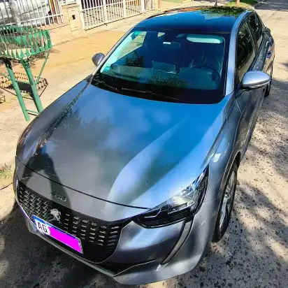 Peugeot 208 1.6L Allure Pack 2023 - foto 1