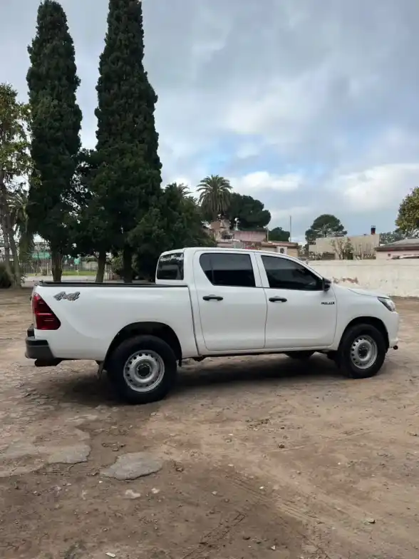 Toyota Hilux Pick-Up 2.4 Cd Dx 150Cv 4X4 2021 - foto 2