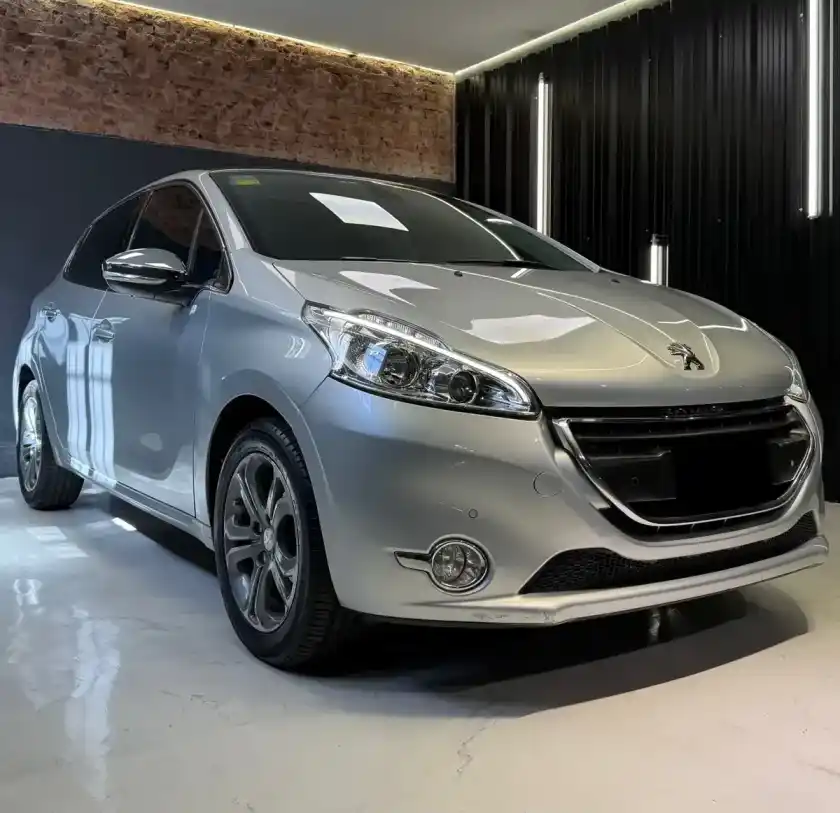 Peugeot 208 1.6 Feline 2014 - foto 1
