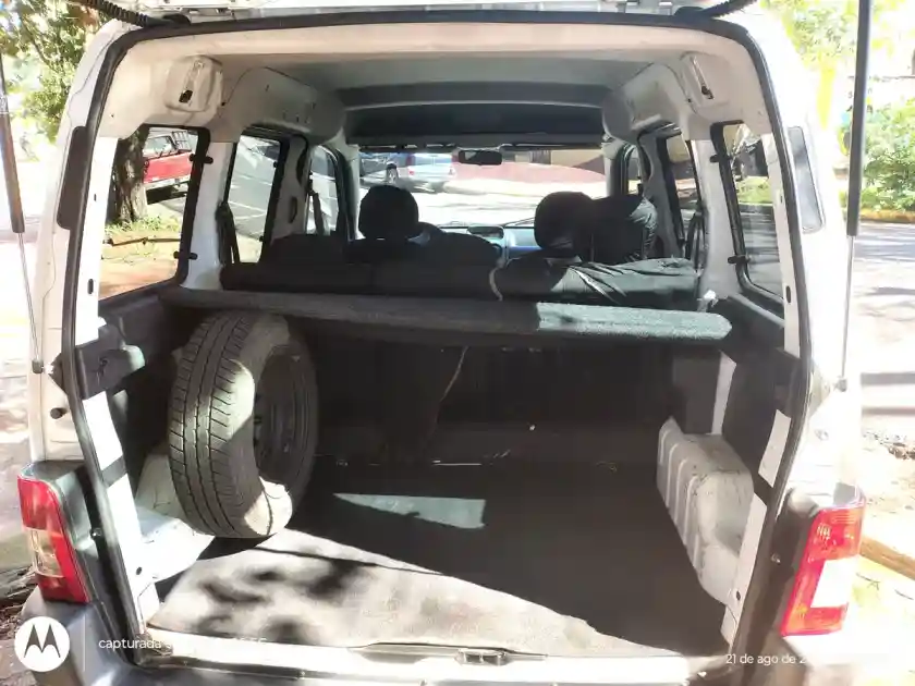 Peugeot Partner 1.6 Patagónica Hdi 2017 - foto 5