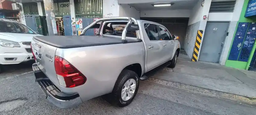 Toyota Hilux 2.8 Cd Srv 177Cv 4X2 2017 - foto 4