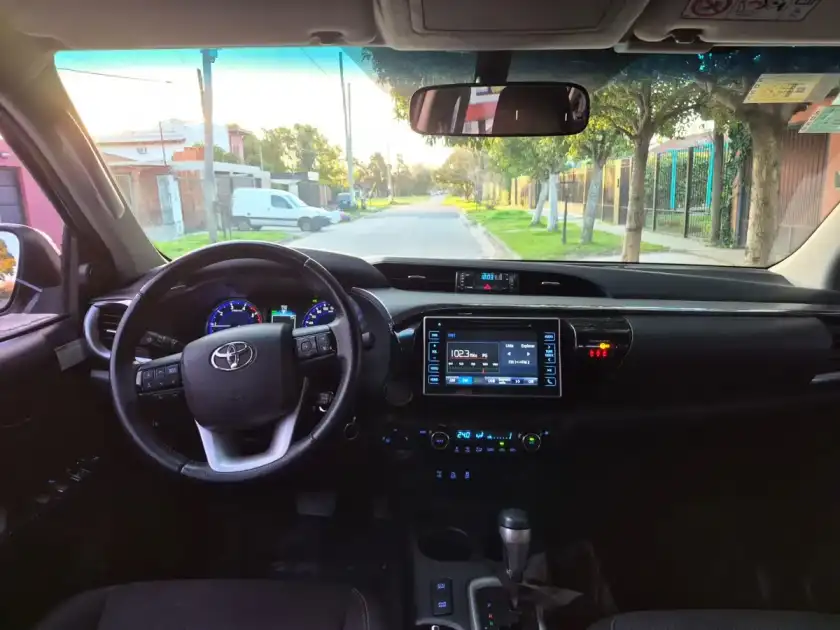 Toyota Hilux Pick-Up 2.8 Cd Srv 177Cv 4X4 At 2018 - foto 2