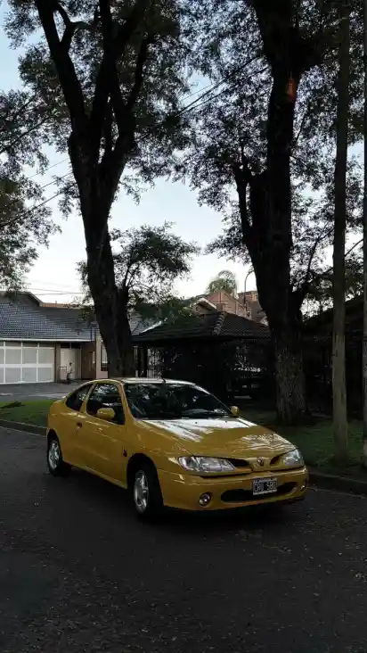 Renault Megane 2.0 1999 - foto 2