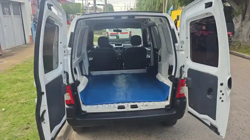 Citroën Berlingo Furgon 1.6 Vti 115 Business 2023 - foto 5