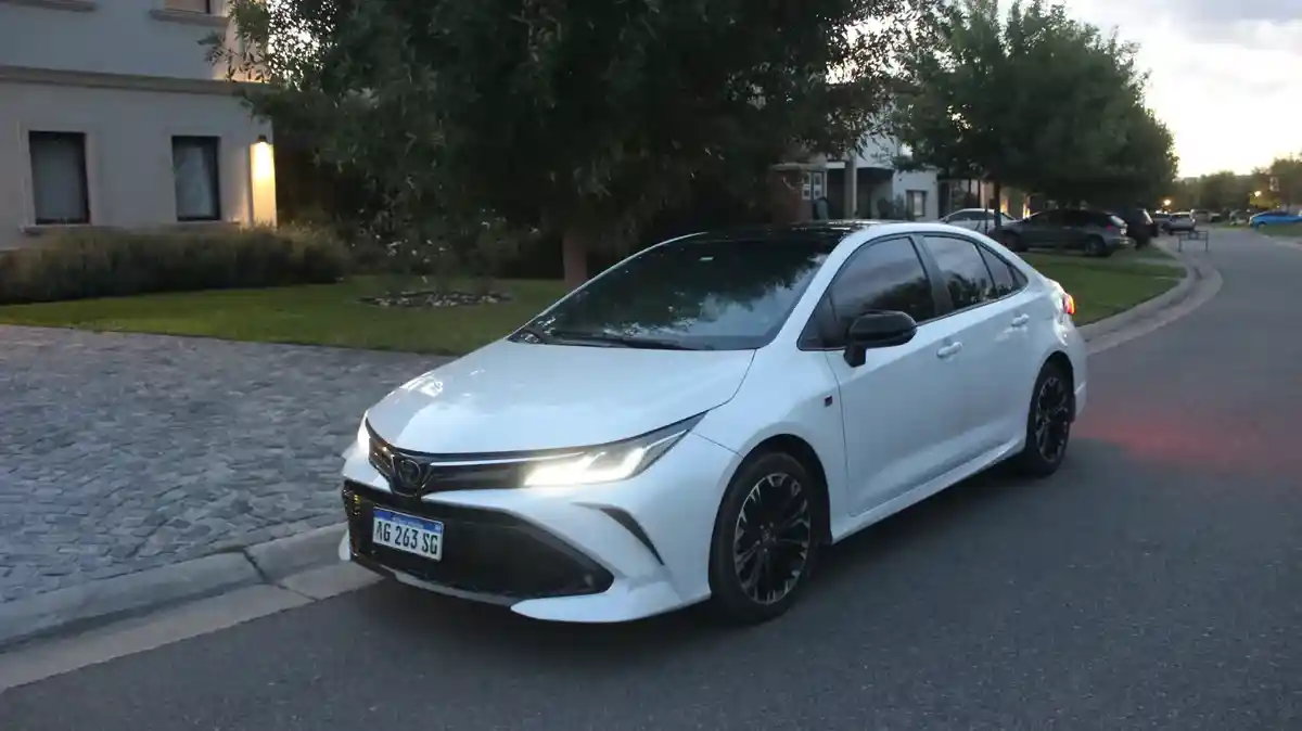 Toyota Corolla 2.0 Gr-Sport Cvt 2023 - foto 1