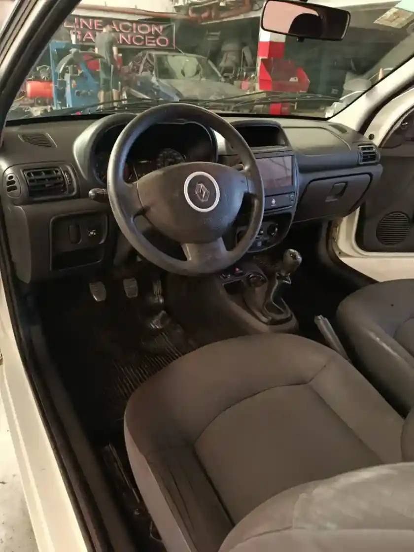 Renault Clio 1.2 Mío Authentique Pack 2015 - foto 3