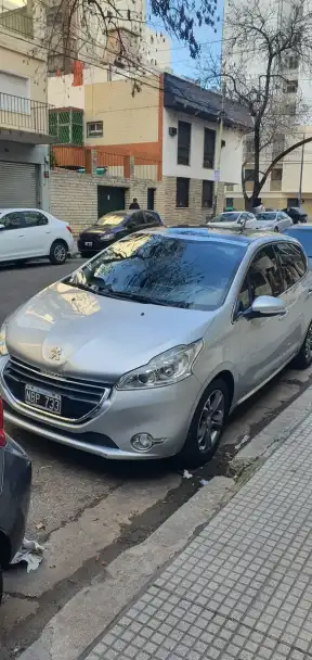 Peugeot 208 1.6 Feline 2013 - foto 1