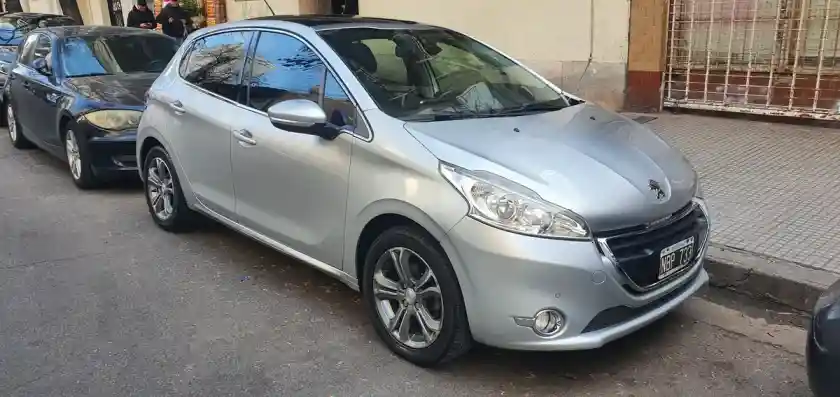 Peugeot 208 1.6 Feline 2013 - foto 4
