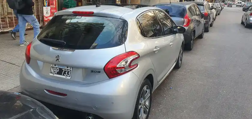 Peugeot 208 1.6 Feline 2013 - foto 5