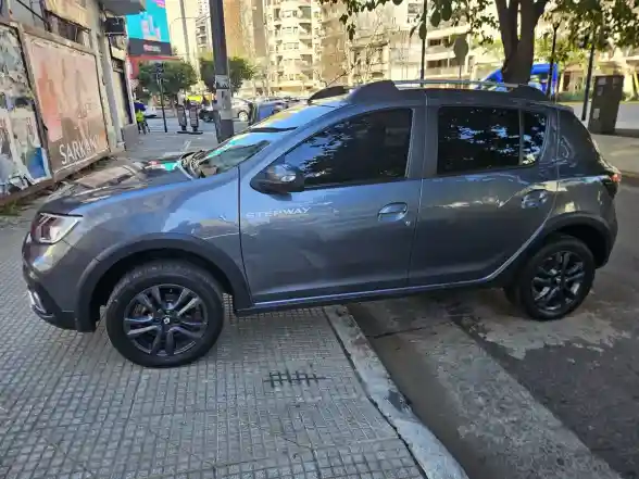 Renault Sandero Stepway 1.6 16V Intense 2023 - foto 2