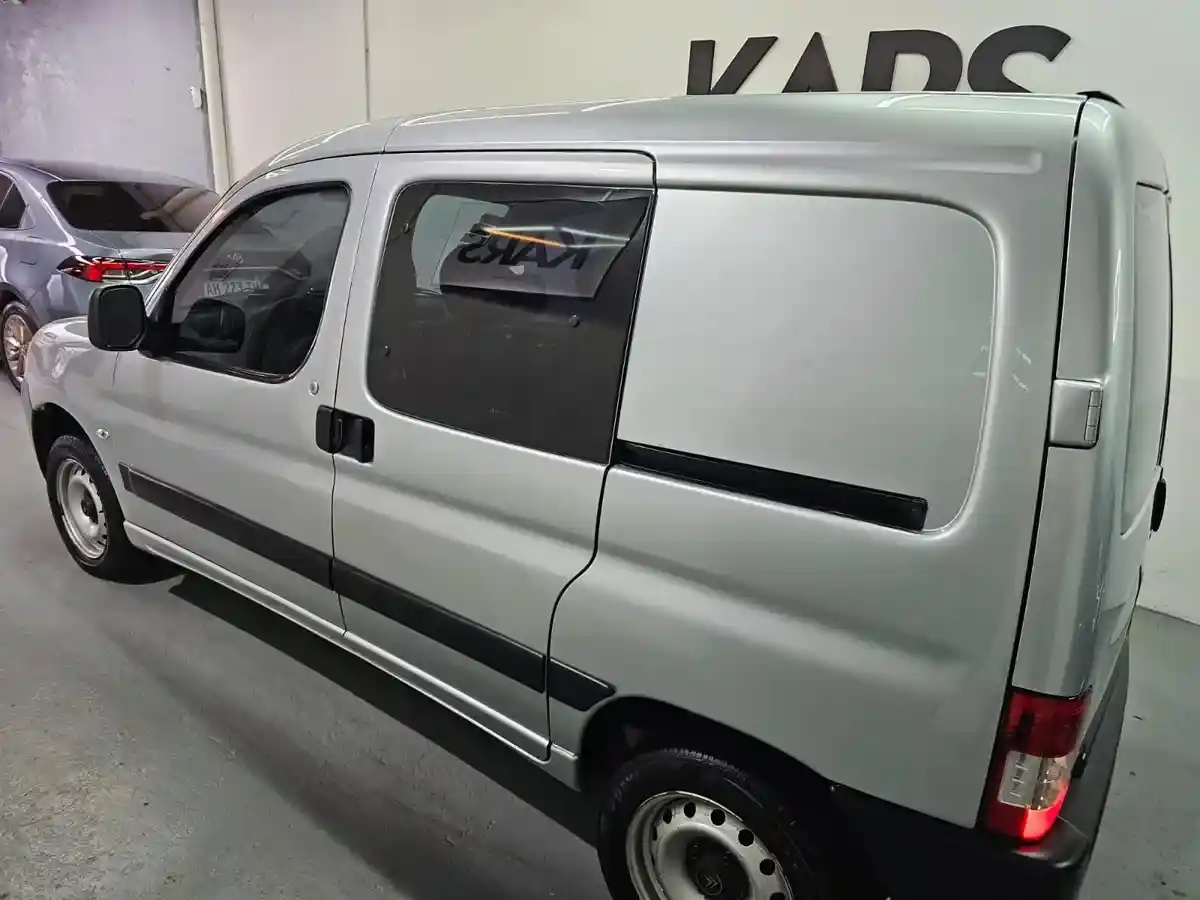 Citroën Berlingo 1.4 Bussines 75Cv Mixto 2018 - foto 3