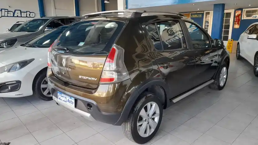 Renault Sandero Stepway 1.6 Privilege Nav 105Cv 2013 - foto 4