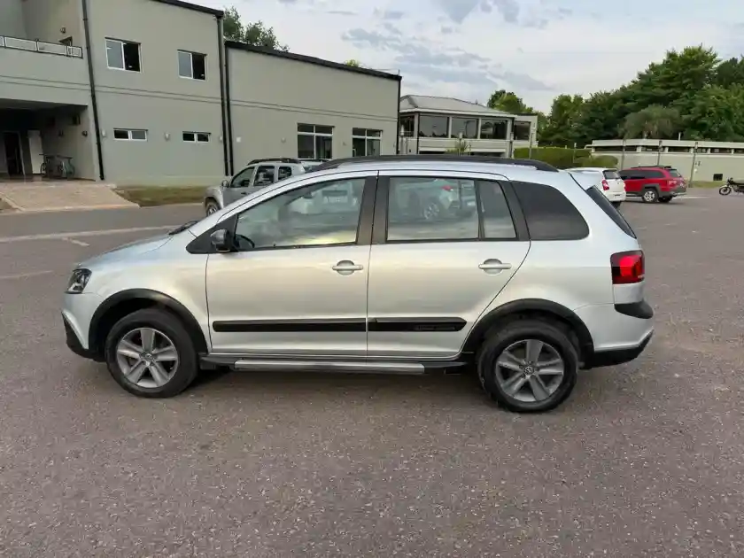 Volkswagen Suran Volkswagen Suran Cross 1.6 Highline 101Cv 2011 - foto 5