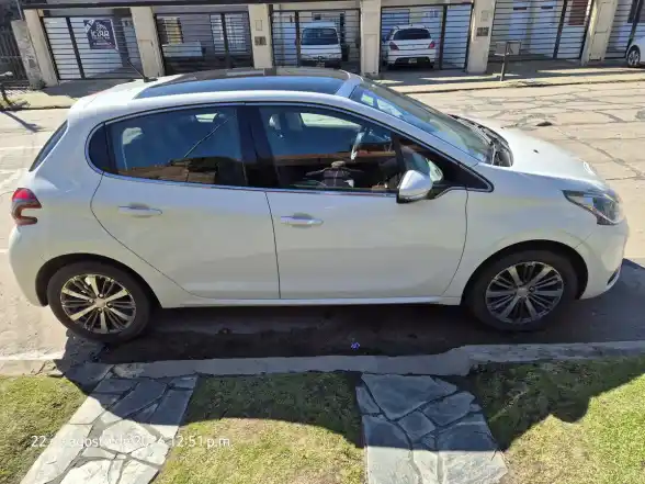Peugeot 208 1.6 Feline 2018 - foto 4