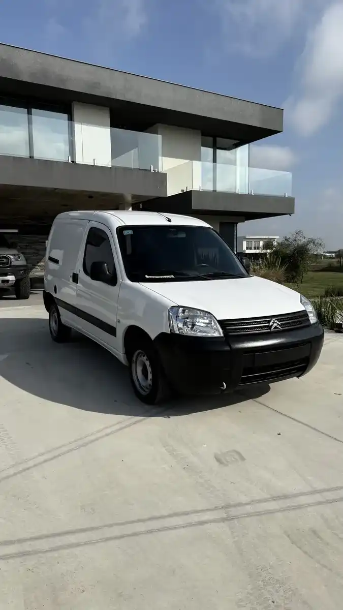 Citroën Berlingo Furgon 1.6 Hdi 92 Bussines 2025 - foto 2